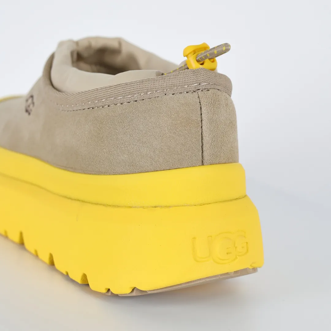 Copy price 💰660 Core recommendation Good price In recent years, uug has launched a series of styles that are partially geared towards the preferences of young consumers and have also moved to the forefront of fashion trends. Shoe body material Water-repellent coated suede upper 17 mm UGGPURE™ implanted wool insole Lightweight non-slip comfortable rubber outsole Brand LOGO trademark Comes with a full set of packaging Size: 35 36 37 38 39 40 41 42 43 44 45